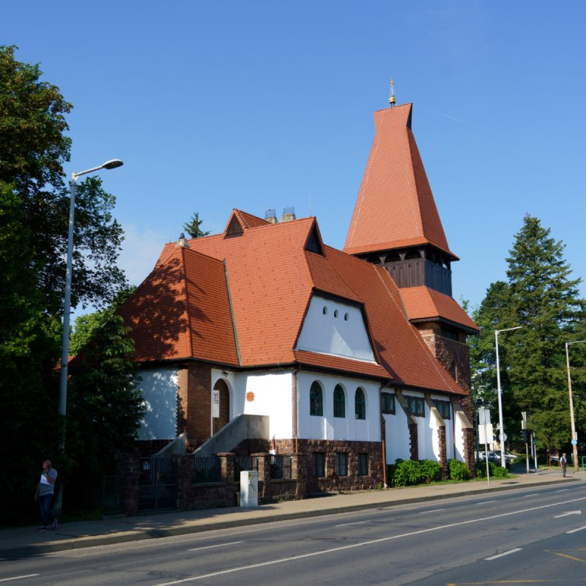 Natúrvörös